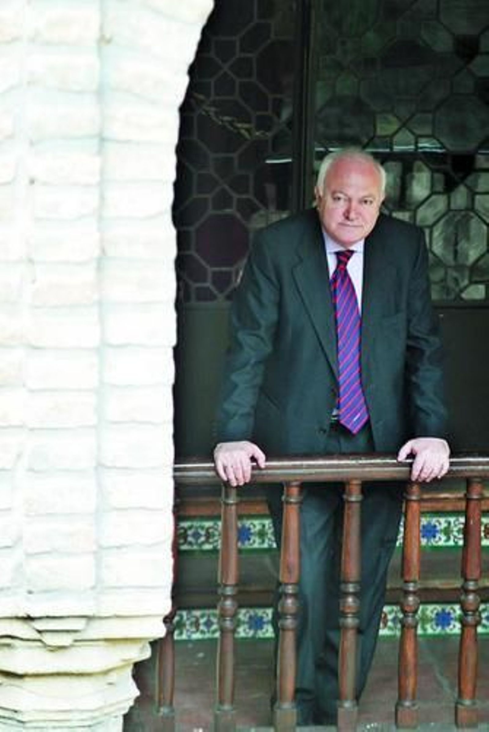 Miguel Ángel Moratinos posa antes de comenzar un acto en Córdoba el pasado viernes.