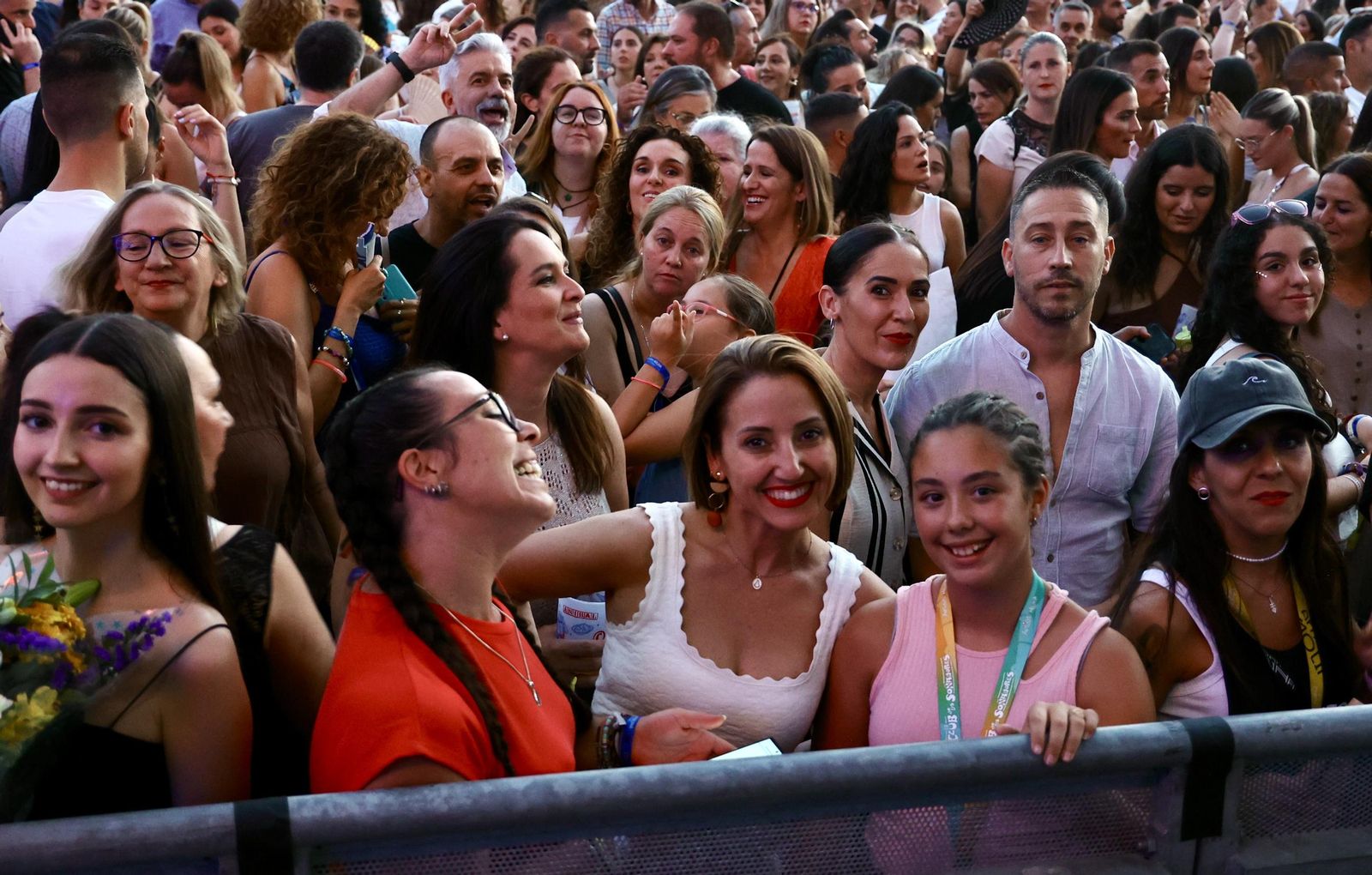 Búscate en las fotos del concierto de Antoñito Molina en Sevilla