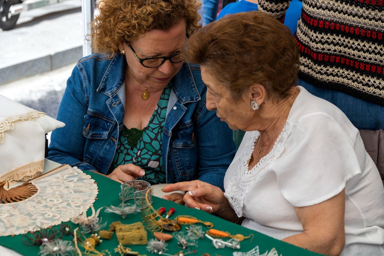 Las imágenes del I Encuentro de Bolillos de la asociación Mujeres de Acero