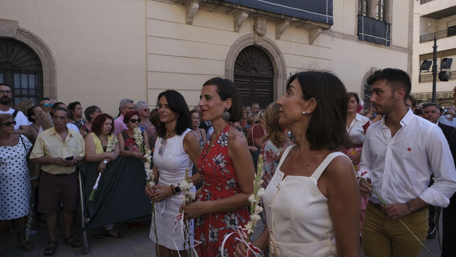 Imágenes de la ofrenda floral a la Virgen del Mar. Feria de Almería 2022