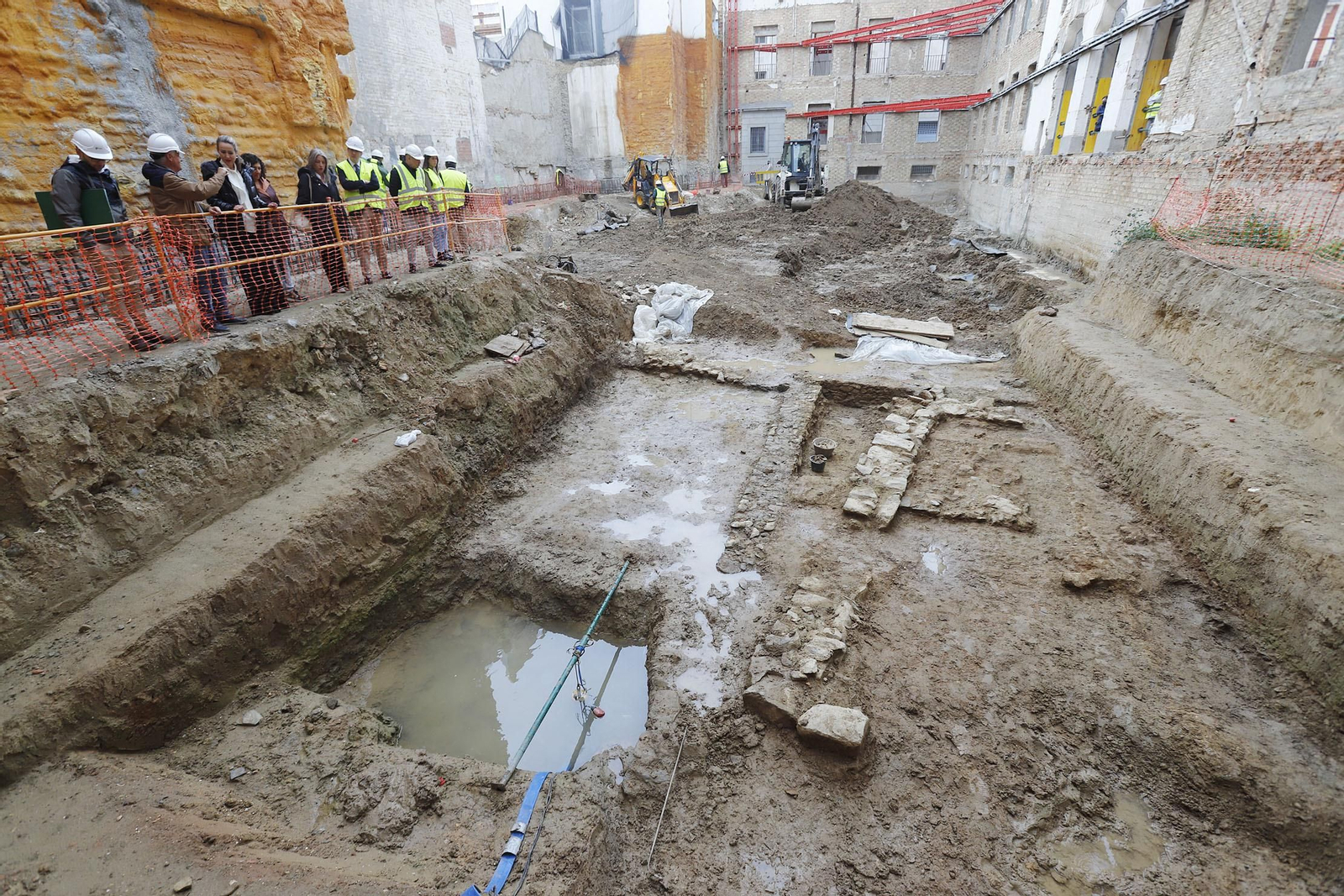 Imágenes de los restos arqueológicos hallados en el solar del antiguo edificio de Hacienda