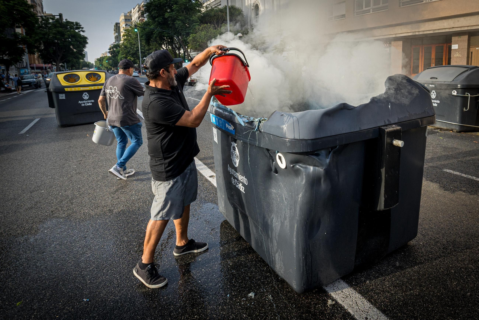 Imágenes del primer día de huelga de los trabajadores del sector del metal en Cádiz Imágenes del primer día de huelga de los trabajadores del sector del metal en Cádiz