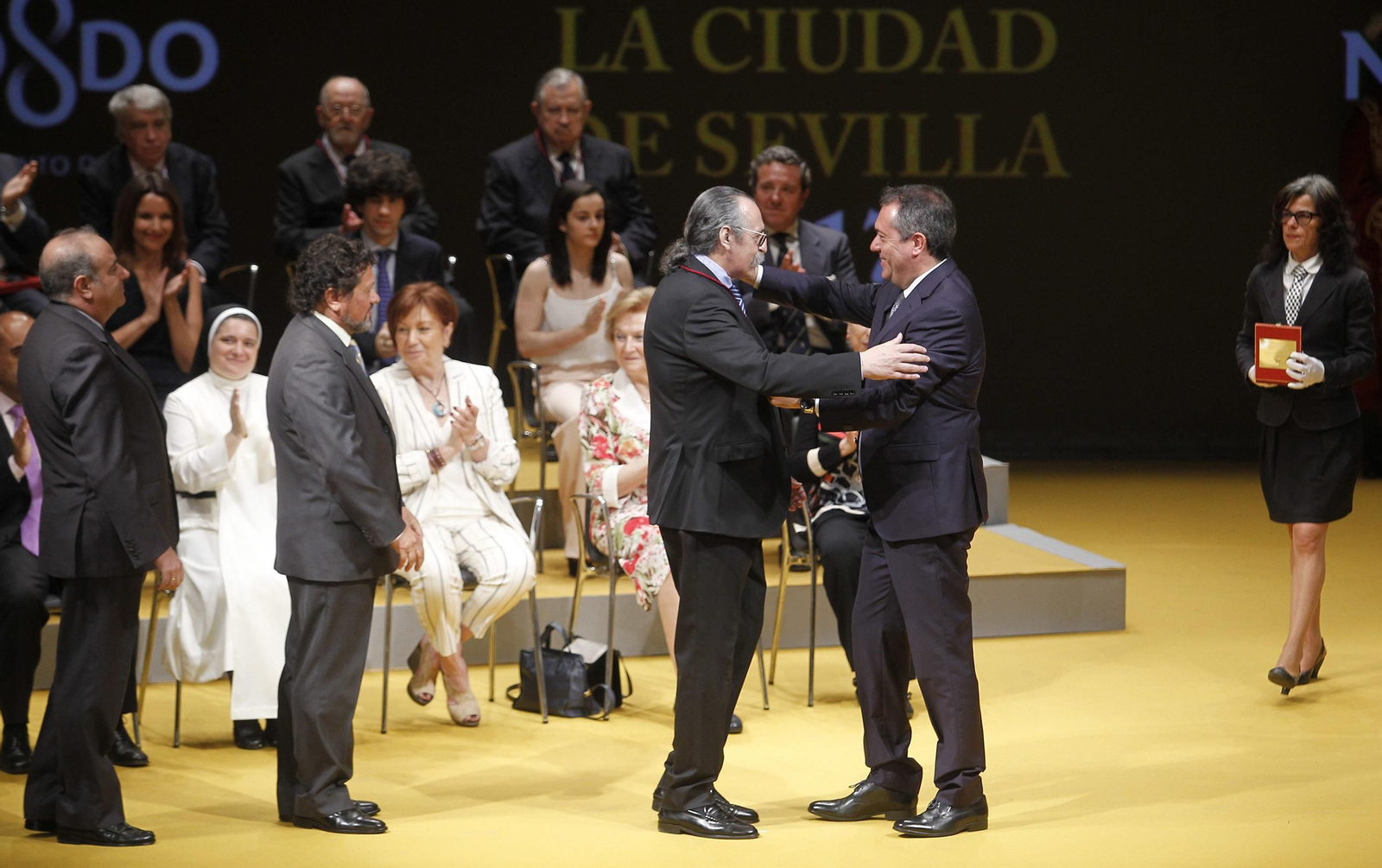 La entrega de las medallas de Sevilla, en imágenes