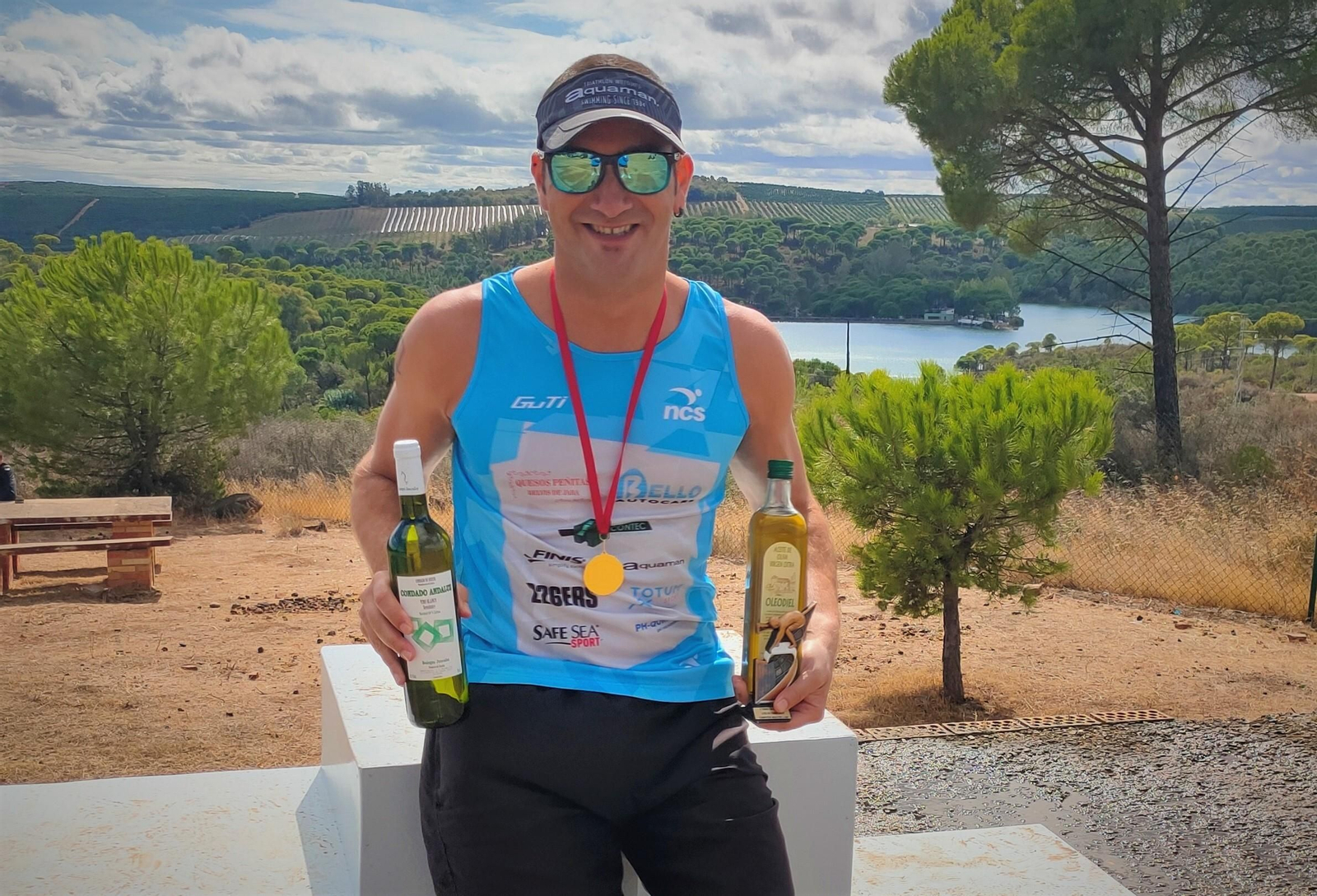 Rubén Gutiérrez posa tras lograr la victoria en Riotinto.