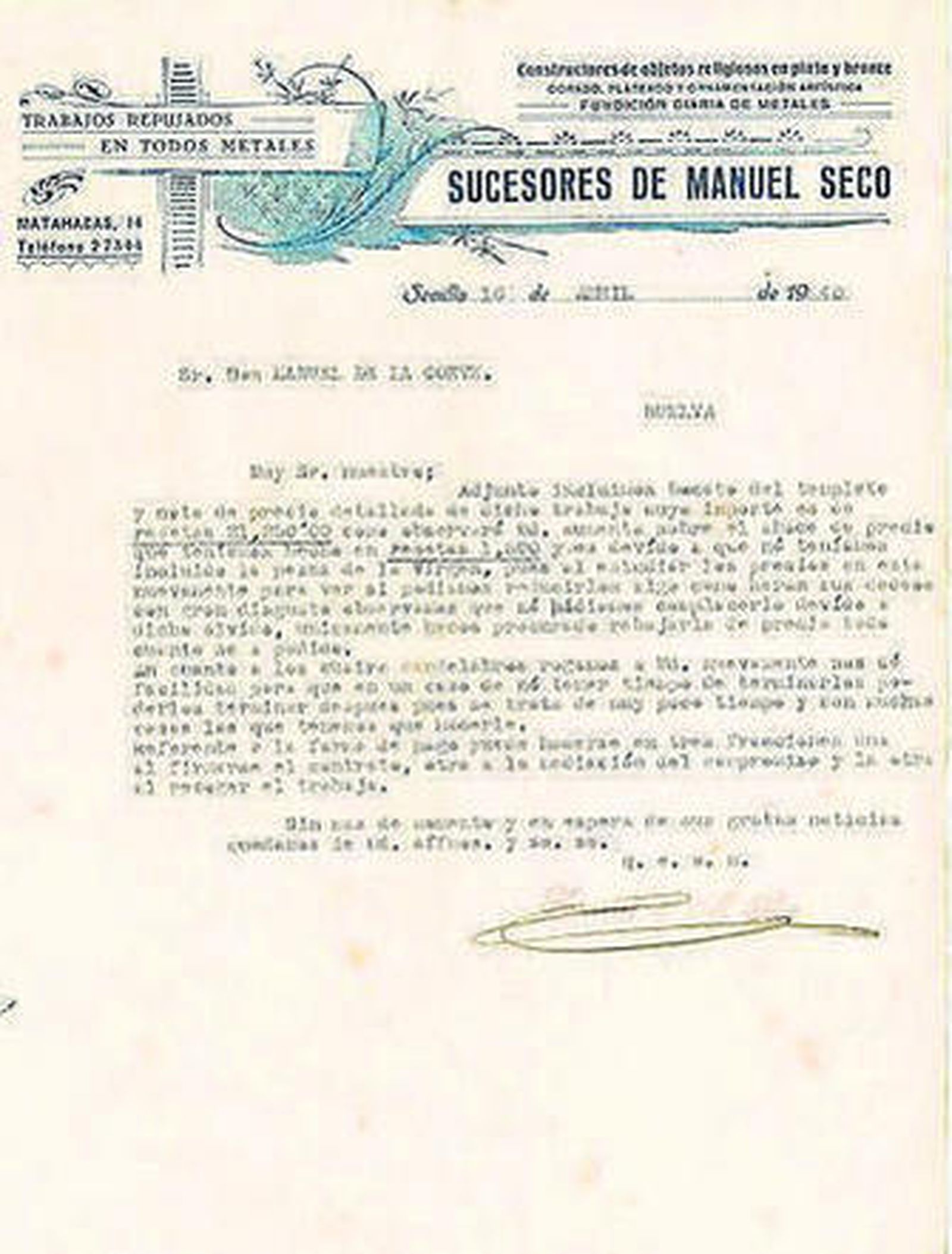 La Virgen de la Cinta en su paso, rodeada de los onubenses en el traslado del pasado domingo.