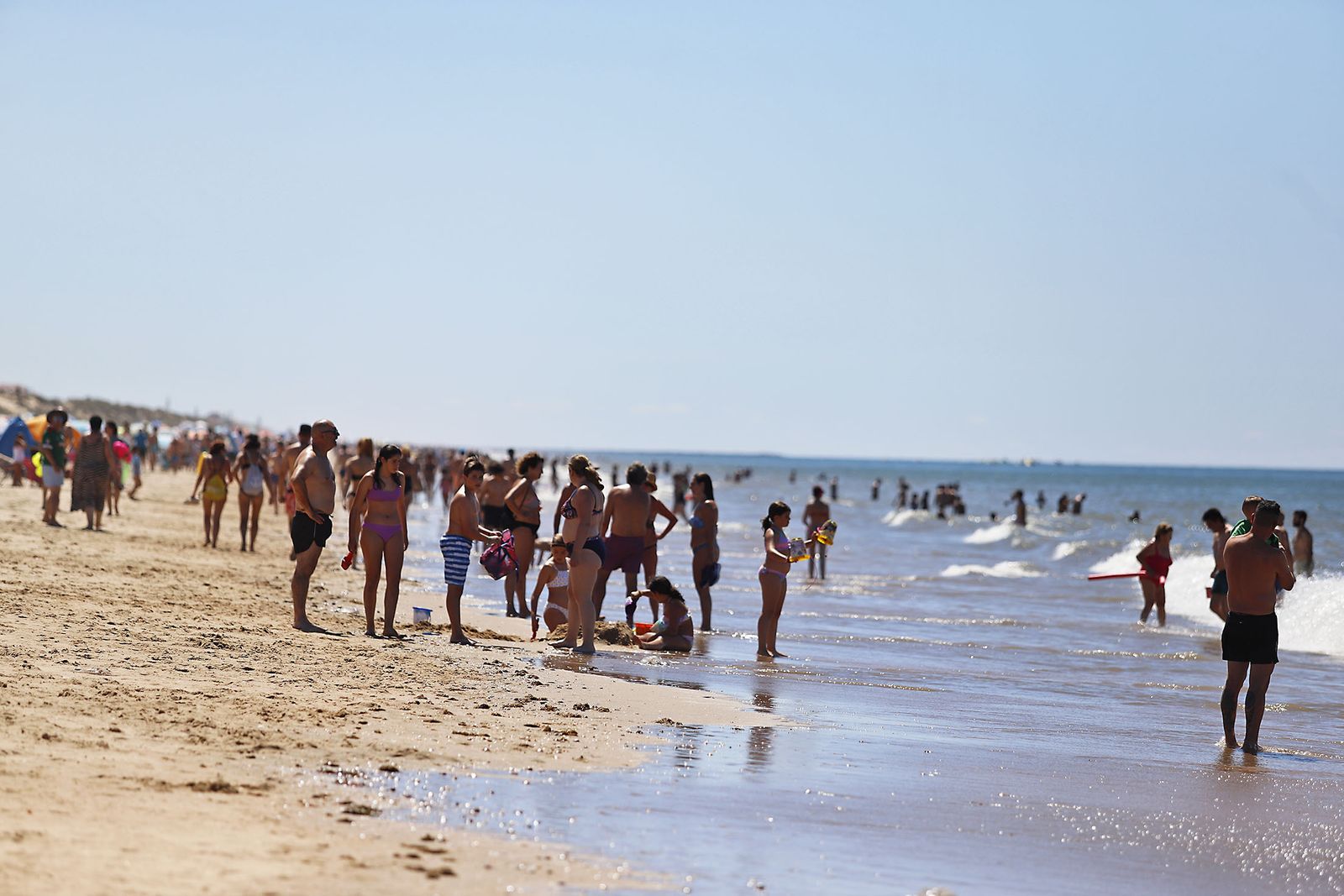 Imágenes de las playas de Huelva en el sábado 15 de agosto