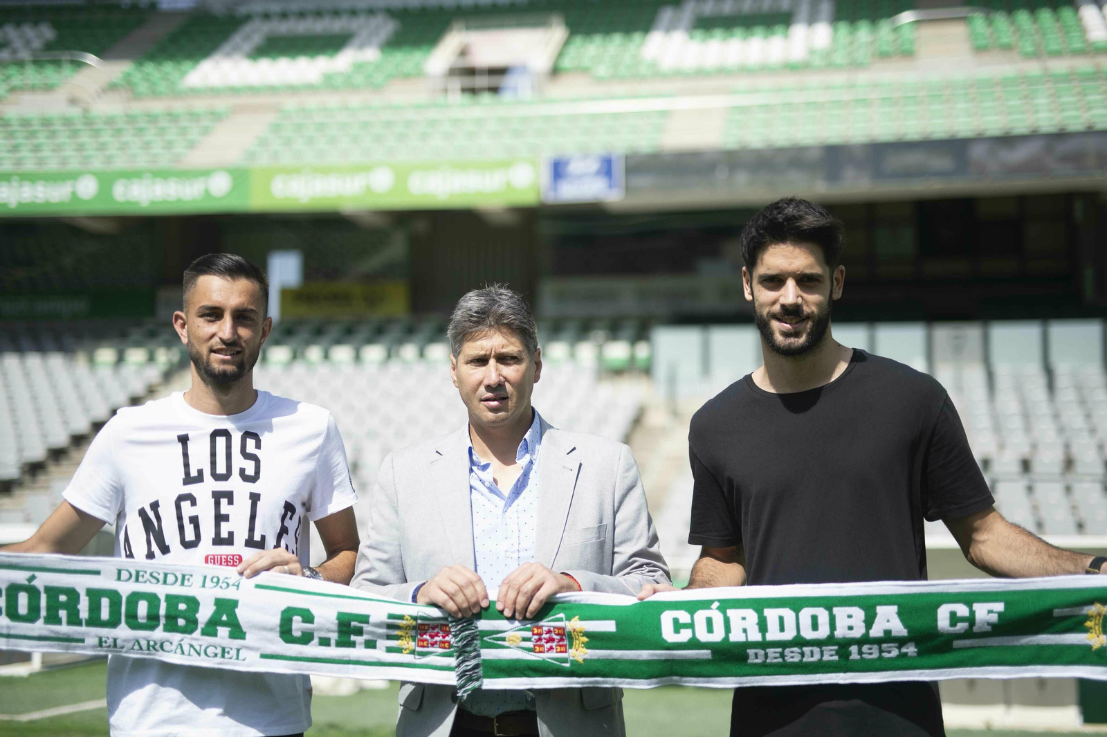 José Antonio González y Fernando Román junto a Alfonso Serrano en El Arcángel.
