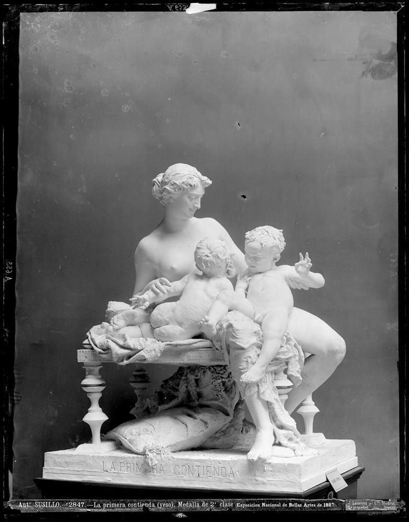 Escultura 'La primera contienda'.