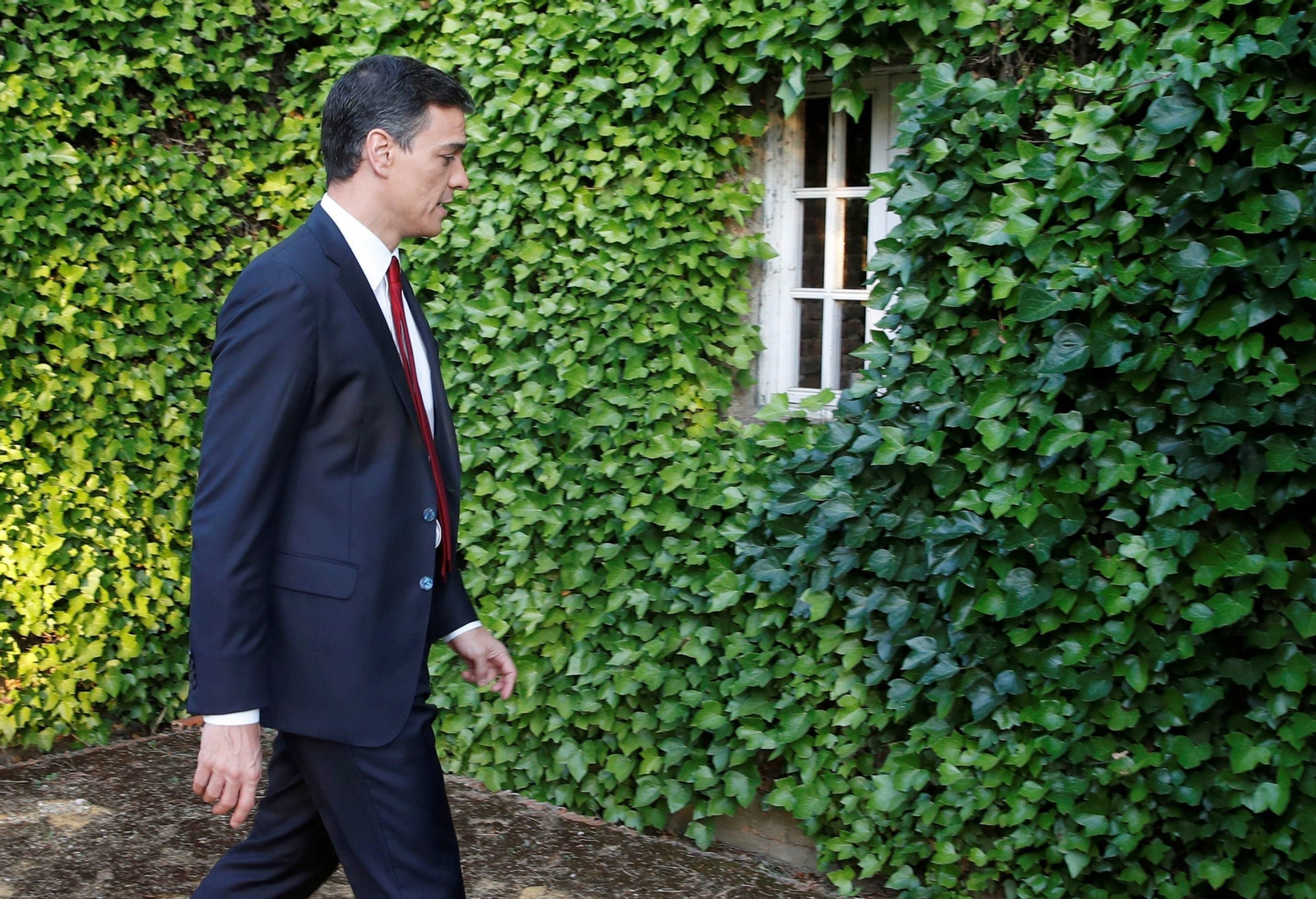 La primera entrevista de Pedro Sánchez como presidente, en imágenes