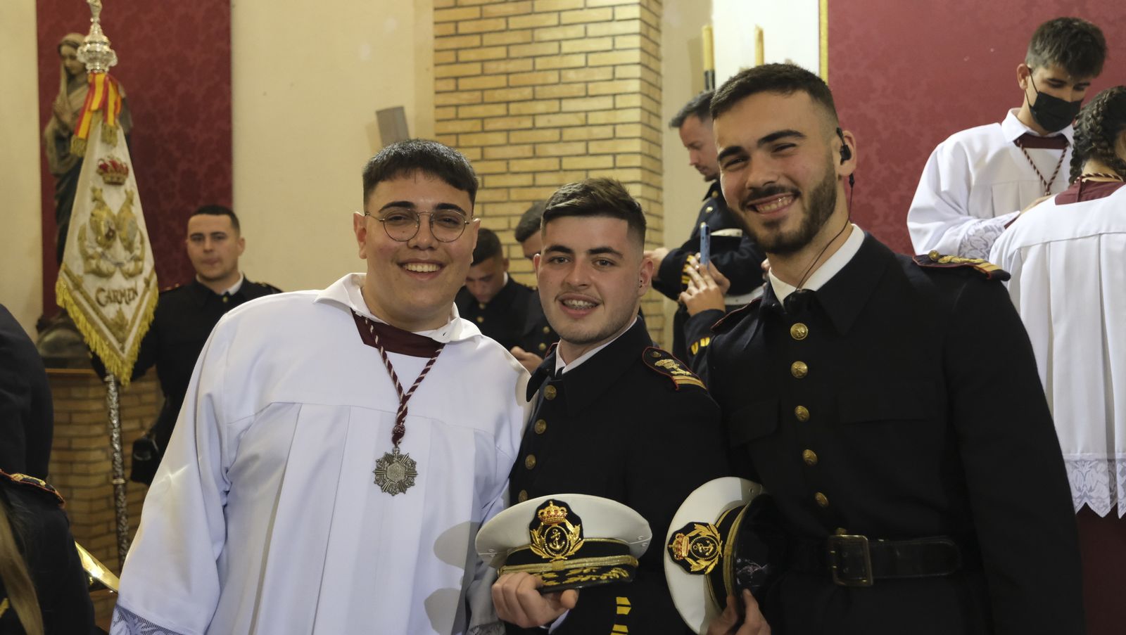 Fotogalería de la procesión de Unidad por el Barrio de Piedras Redondas. Almería