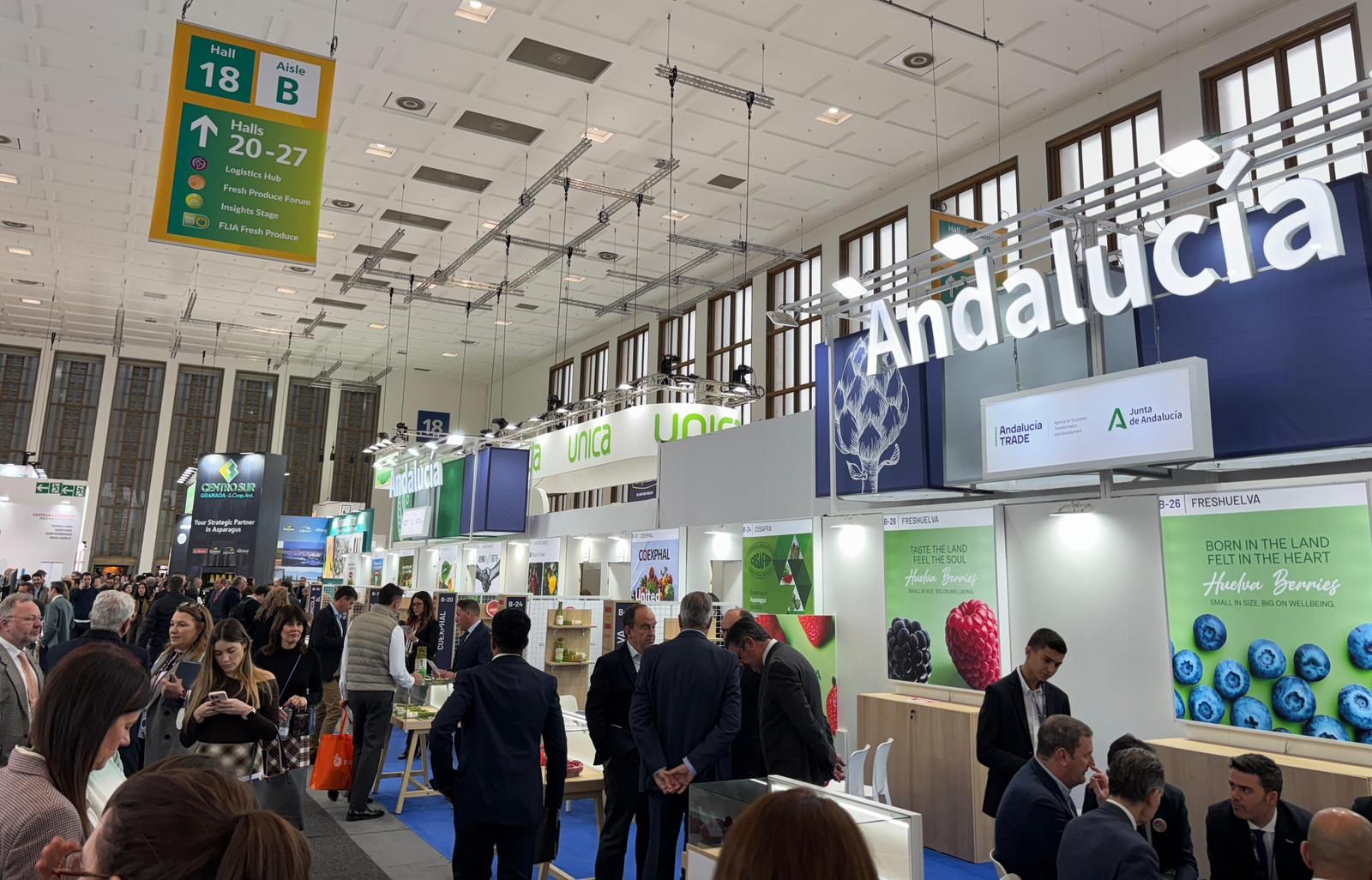 El stand en donde se encuentra la provincia de Granada durante la Feria de Fruit Logistica en la capital alemana.