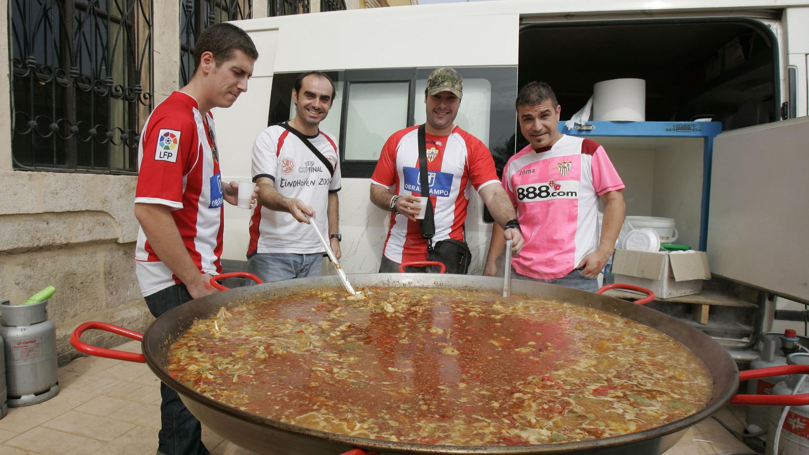 Se entregarán 8 premios a las mejores paellas.