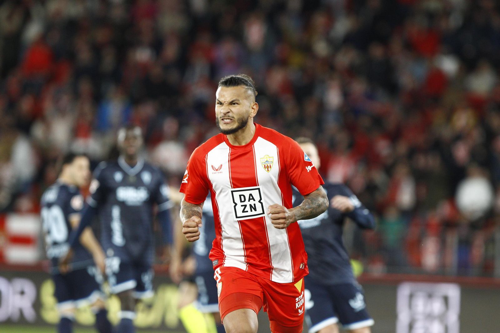 La U.D. Almería empata a uno contra el Cádiz y es campeón de invierno, en imágenes