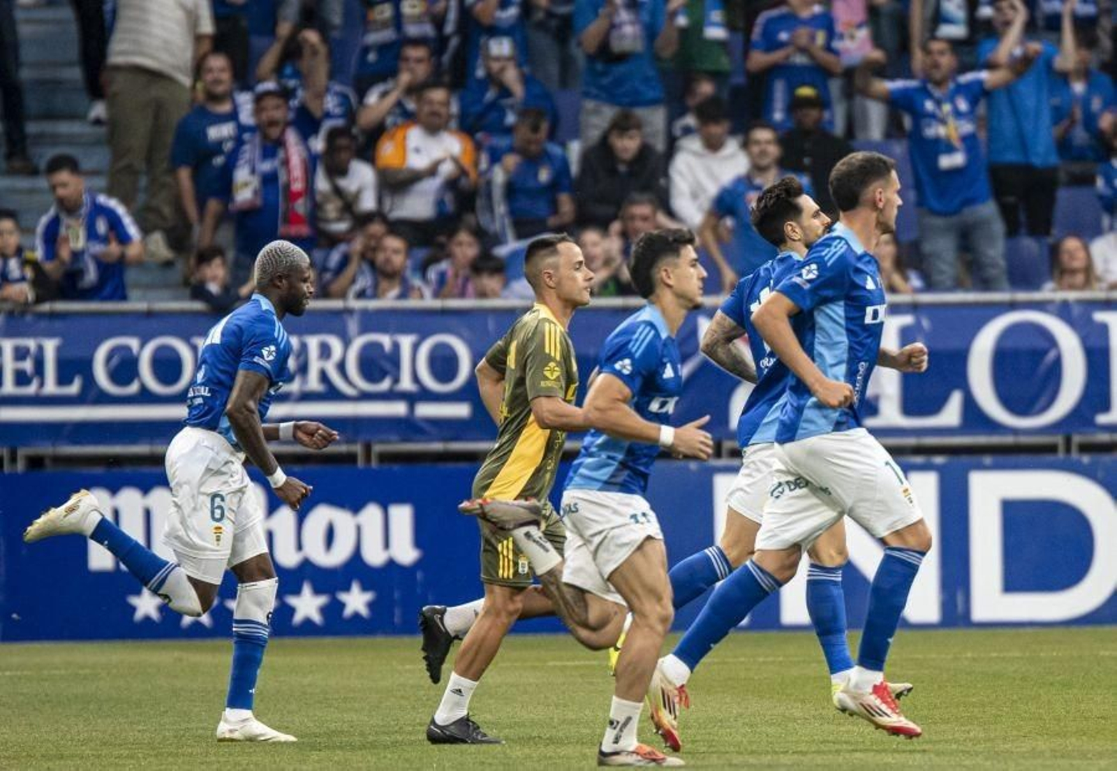 Las fotos del ascenso del Oviedo ante el Mirandés