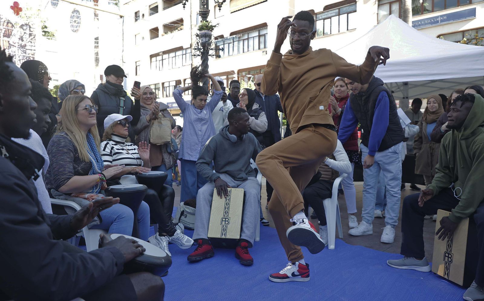 Márgenes y Vínculos celebra el Día Internacional del Migrante en la Plaza Alta