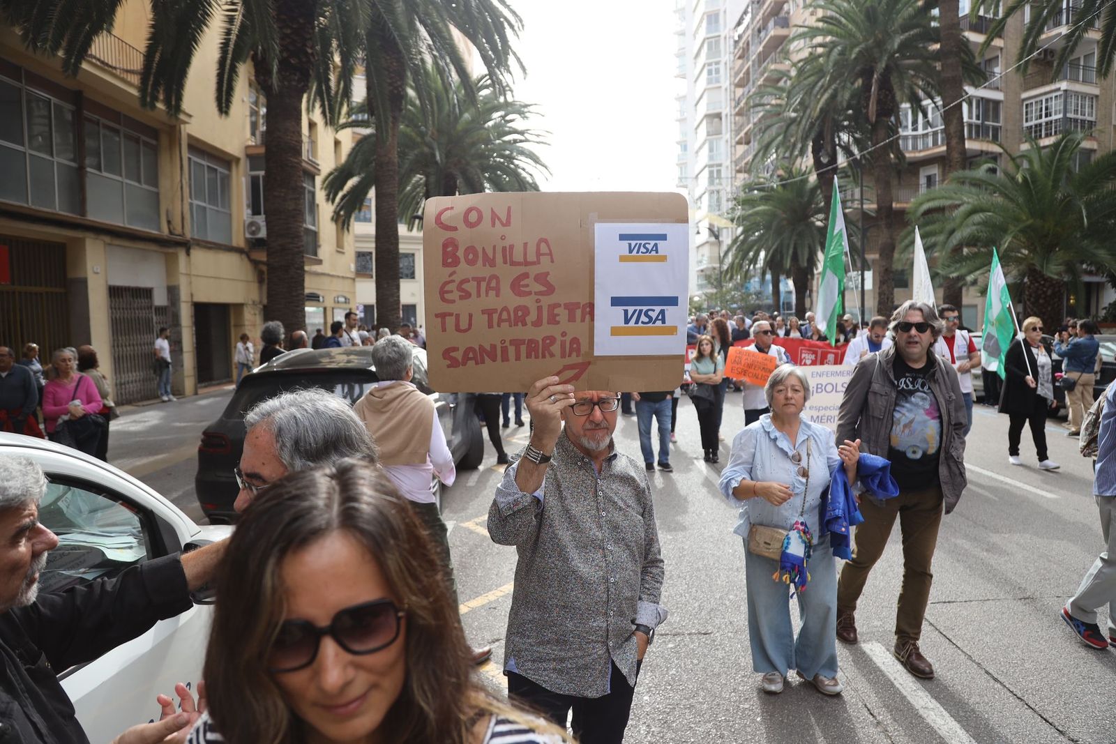 Todas las fotos de la manifestación en Málaga contra el "deterioro" de la sanidad pública