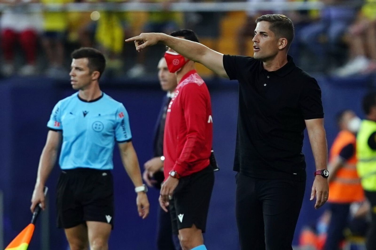 Robert Moreno en un partido del Granada CF.