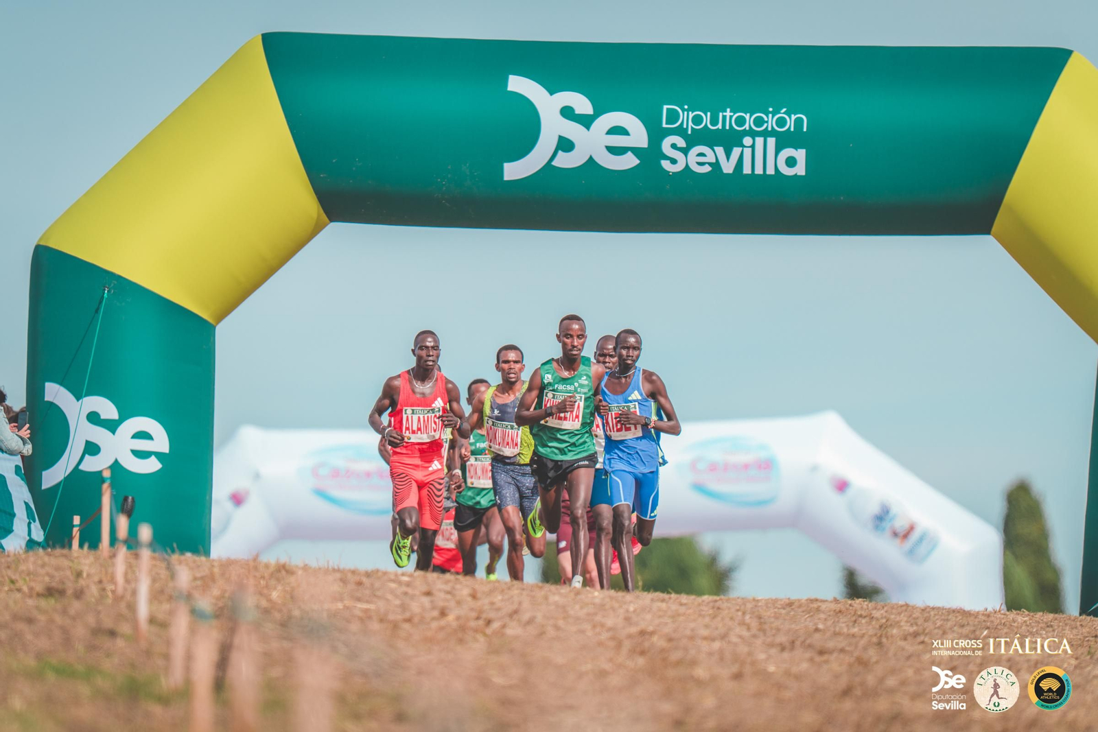 Búscate en las fotos del Cross de Itálica 2025 | 12