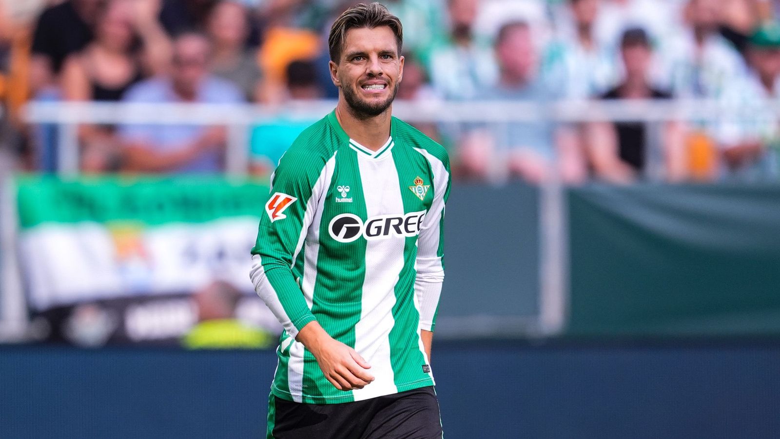 Lo Celso en uno de los encuentros con el Betis