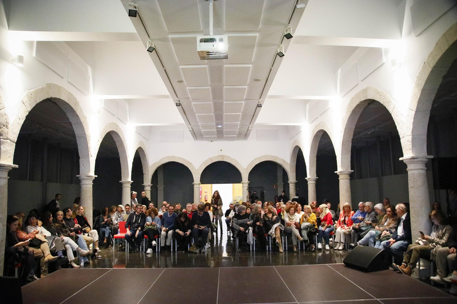 El Centro Andaluz de la Fotografía de Almería presenta el calendario 2025 con la actuación de la bailaora María Moreno, en imágenes