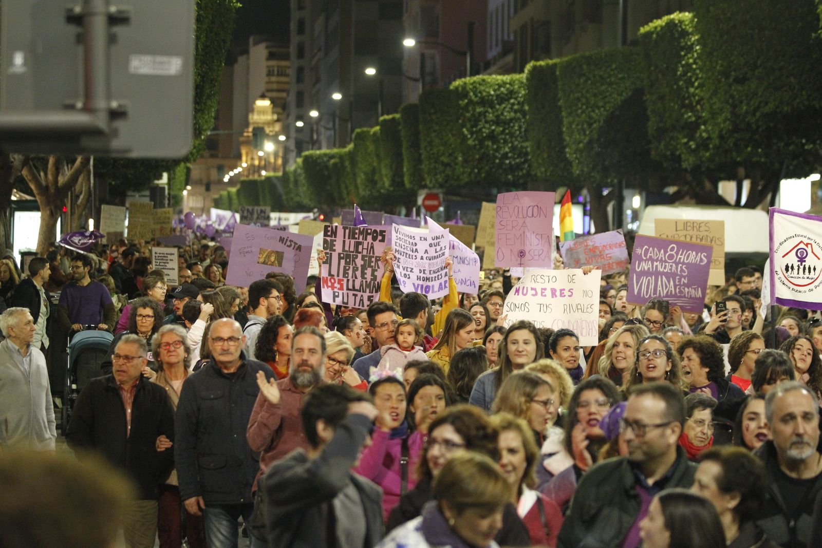 Fotogalería manifestación Día Internacional de la Mujer en Almería