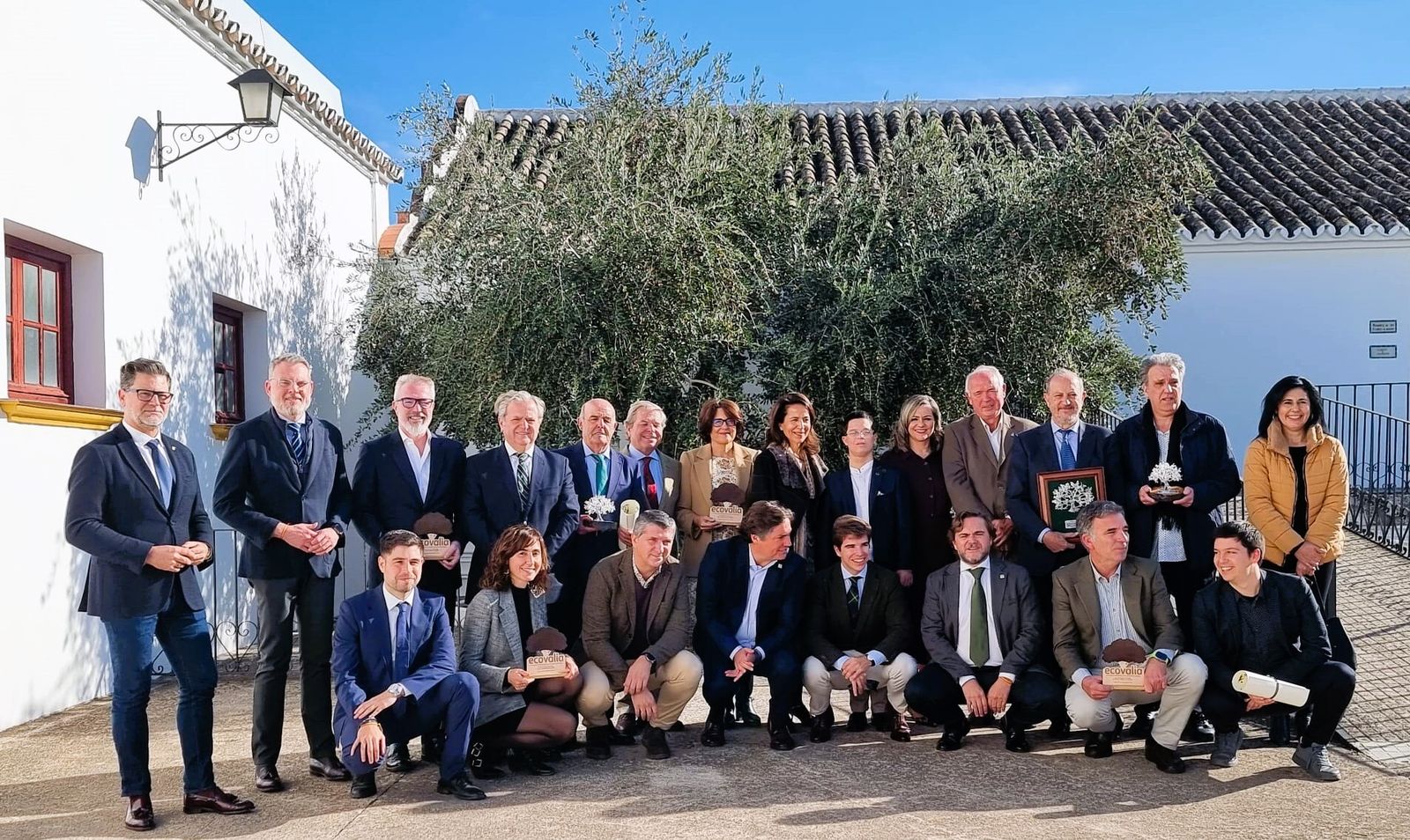 Foto de familia de los premiados.