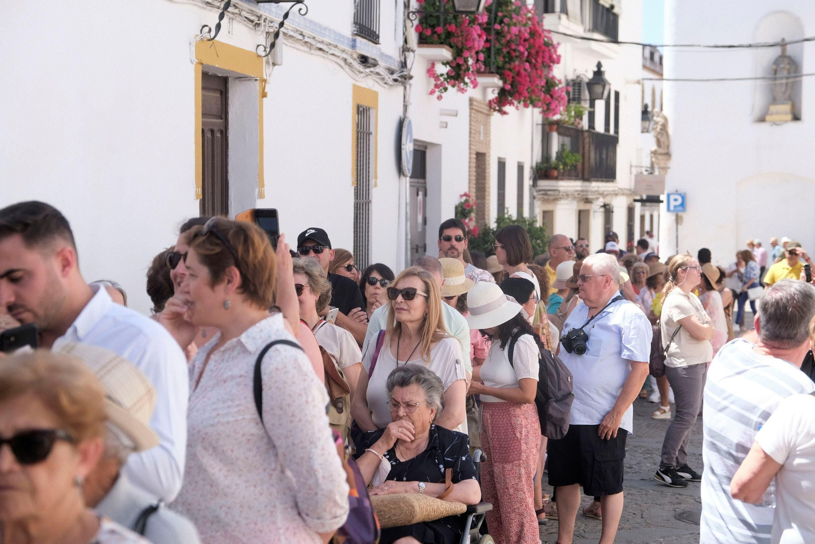 Los Patios de Córdoba se llenan de turistas en su primer fin de semana, en imágenes