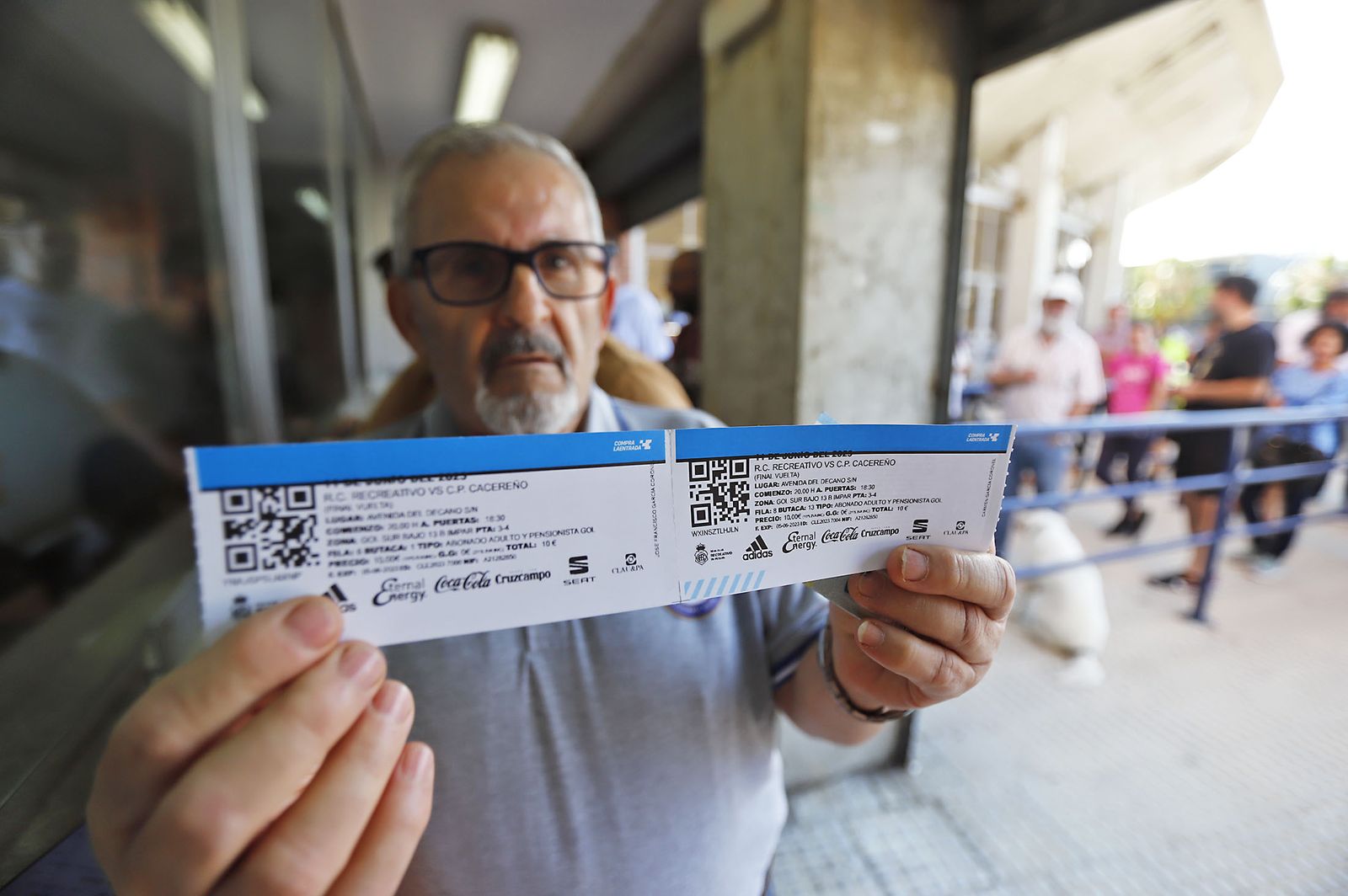 Largas colas en el Nuevo Colombino para las entradas del partido ante el Cacereño