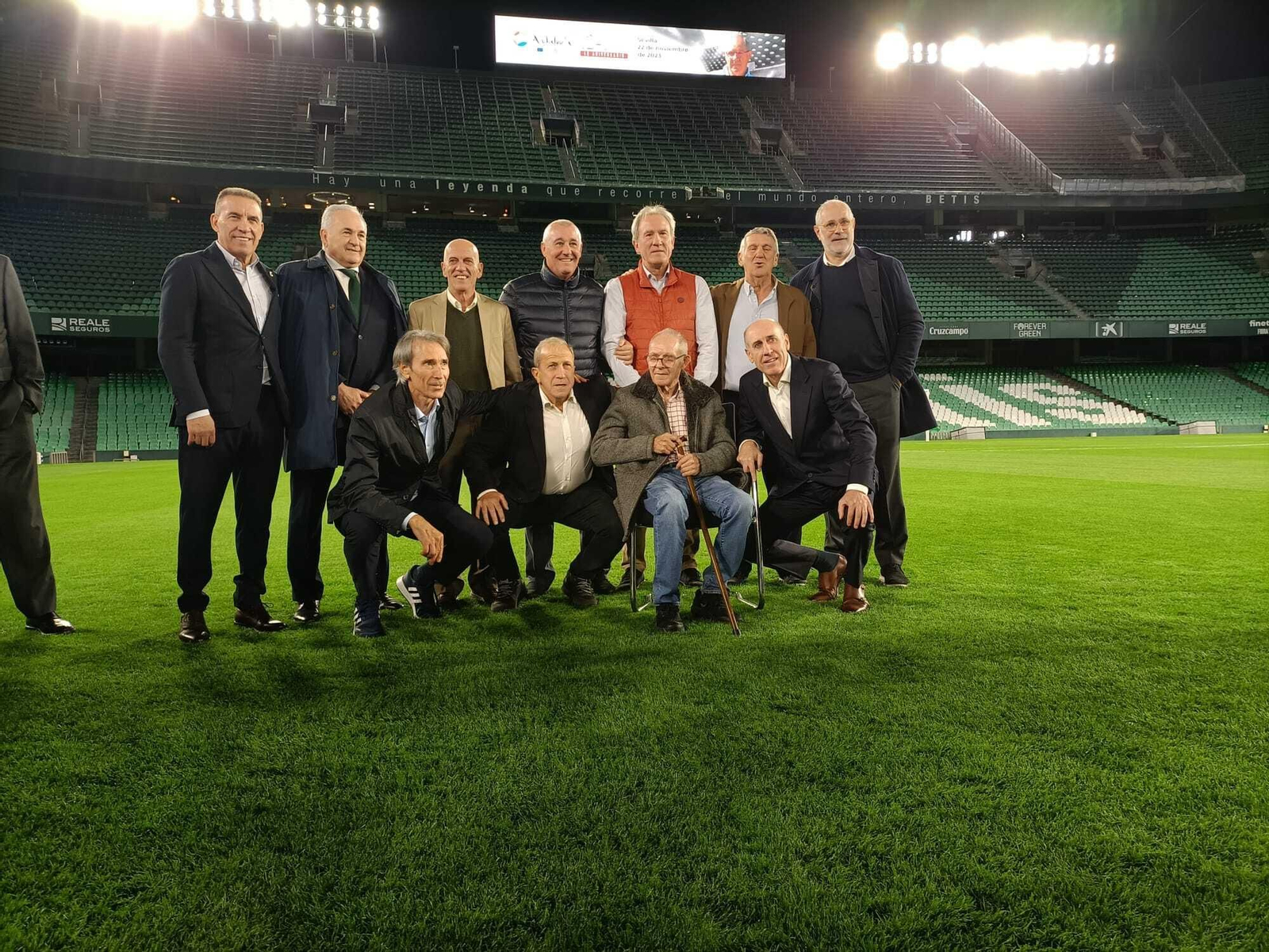 Las fotos de los héroes del 12-1 a Malta en el Benito Villamarín