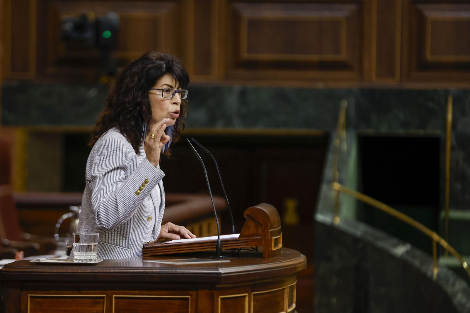 La ministra de Igualdad, Ana Redondo, en una intervención en el Congreso.