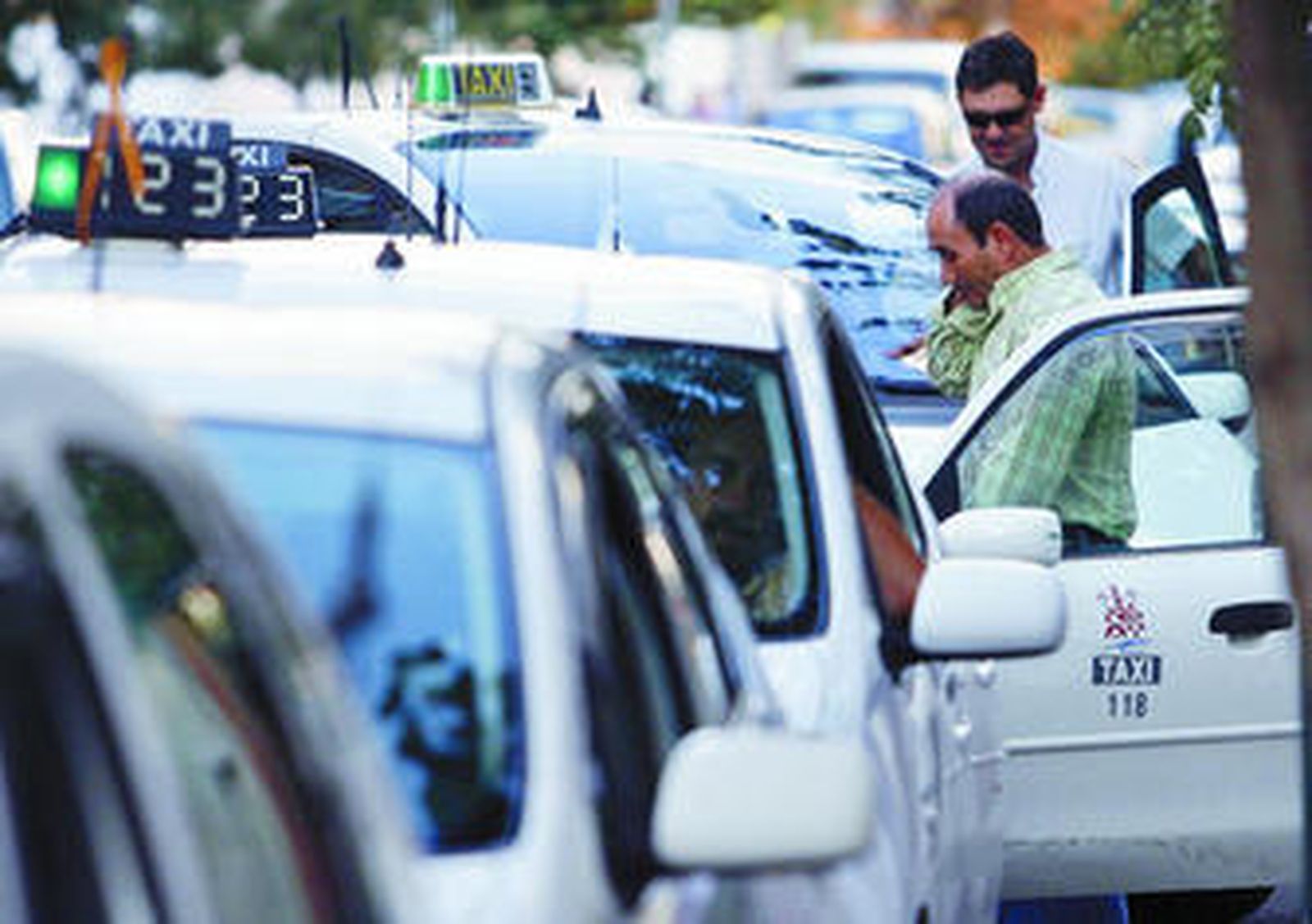 Parada de taxis en la Plaza Nueva.