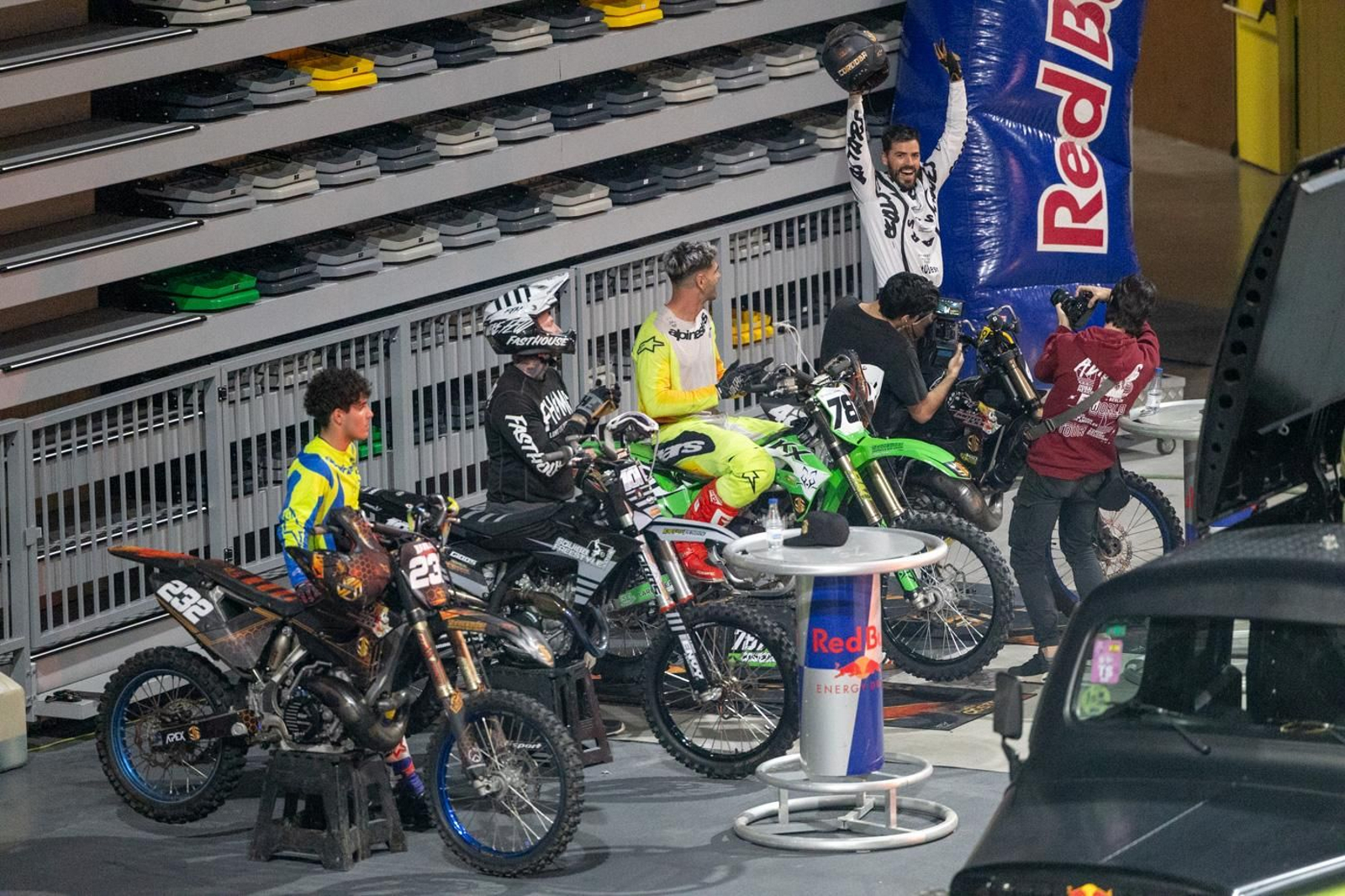 En imágenes: el Soloflow Freestyle enamora en Jaén con acrobacias y espectáculo en estado puro