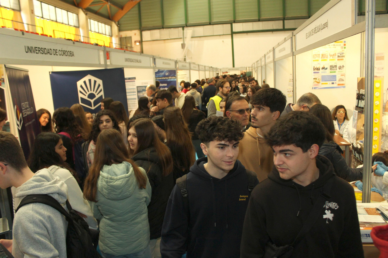 Un paseo en fotografías por el Salón del Estudiante de Lucena