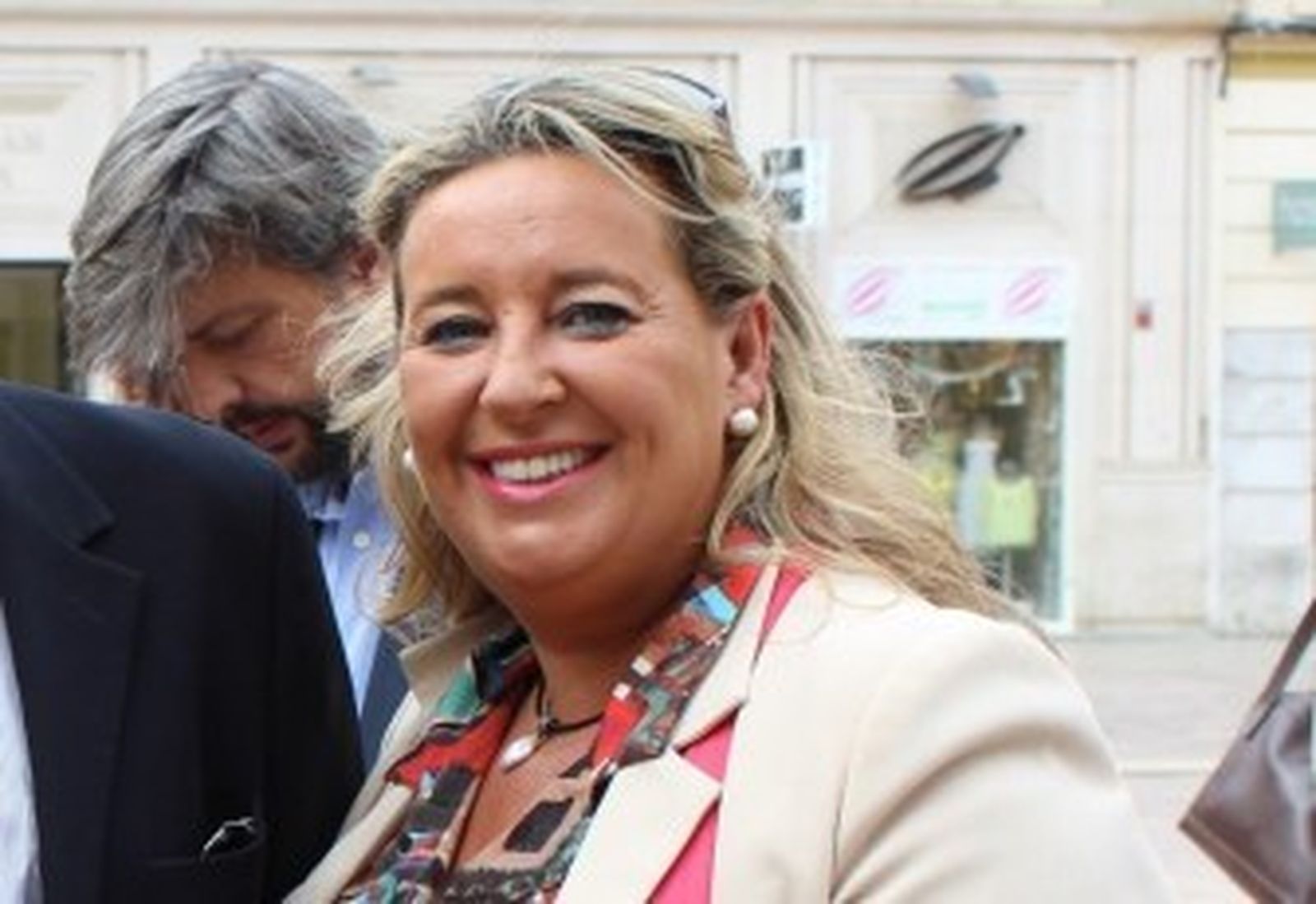 La oposición forzará la revocación de Fátima Salmón al frente de Onda Azul