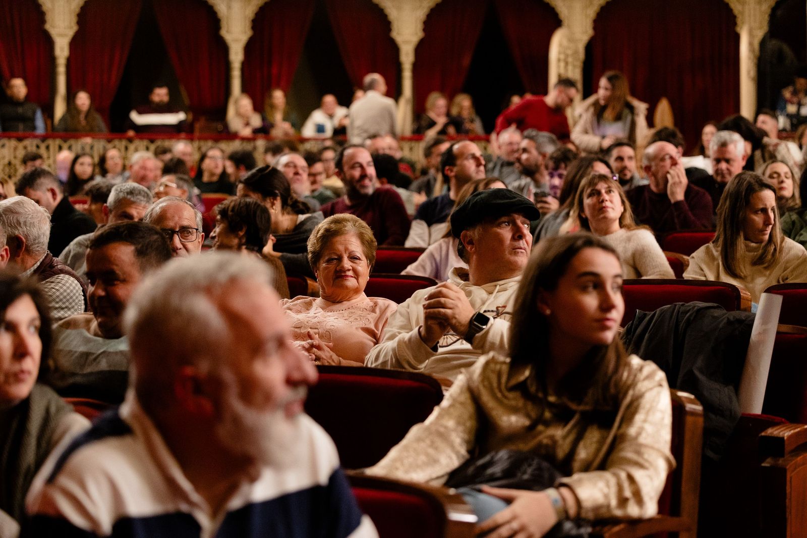 Búscate entre las mejores imágenes de la sexta sesión de cuartos de final del COAC 2026