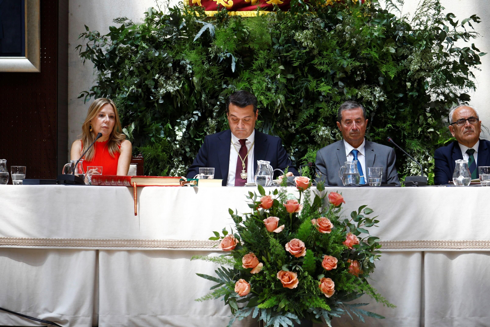La investidura del alcalde de Córdoba, José María Bellido, en imágenes