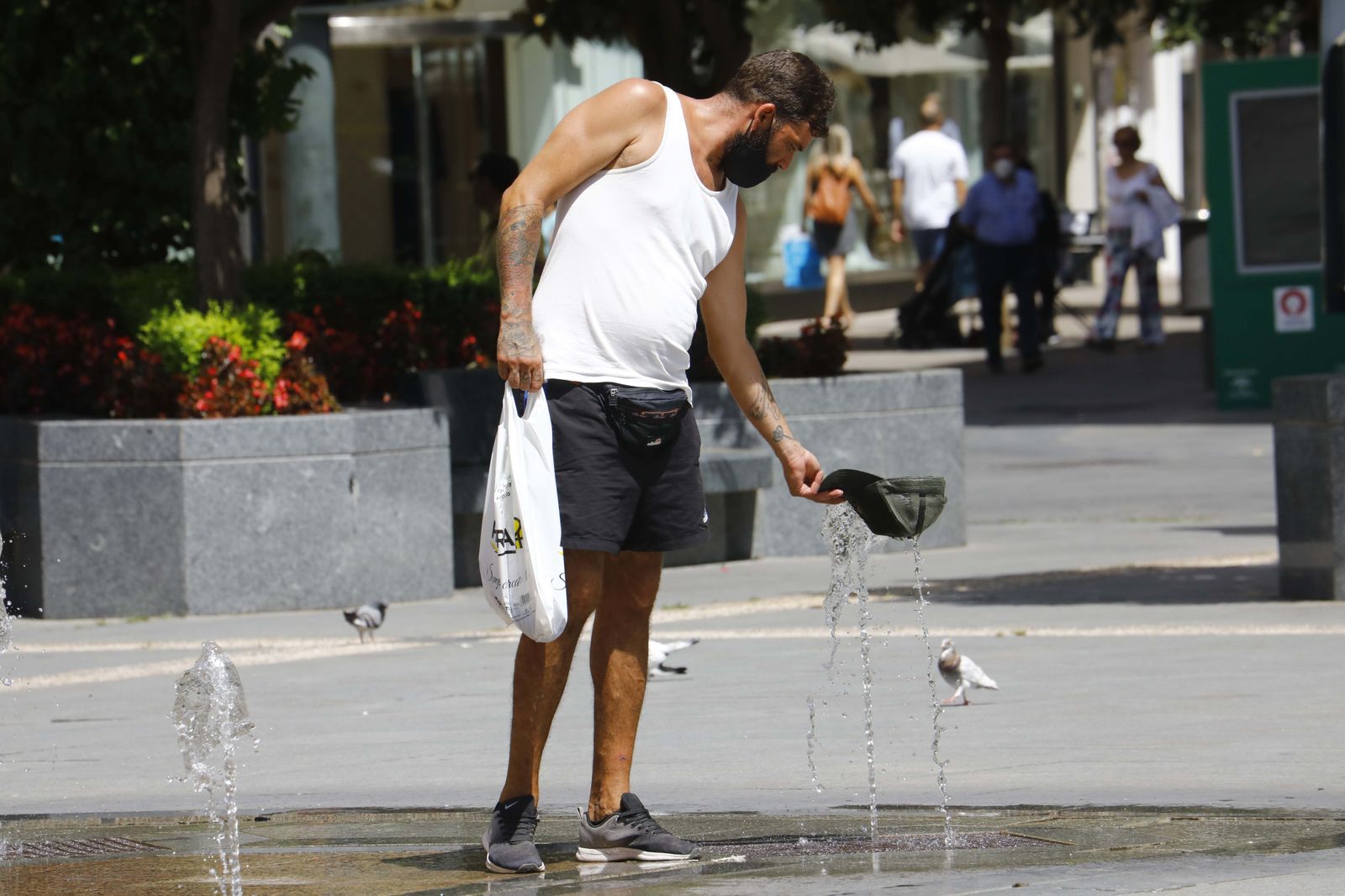 Un sábado en Córdoba en alerta naranja por calor, en imágenes
