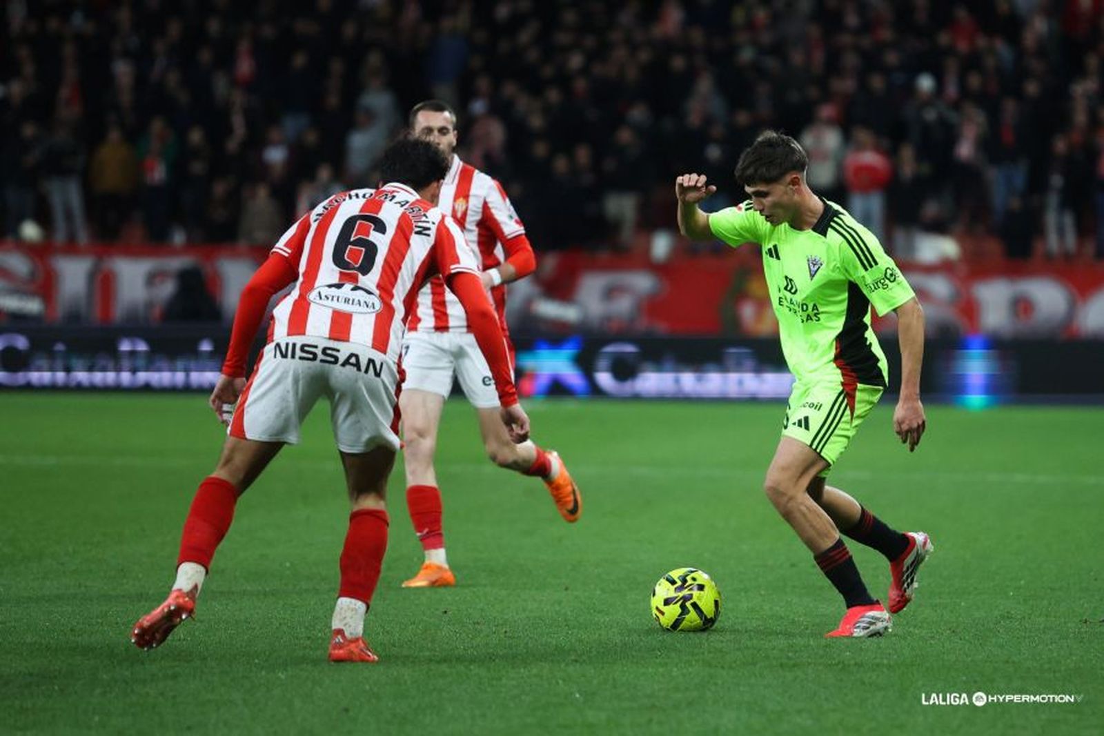 El Sporting golea al colista Mirandés, próximo rival del Málaga CF