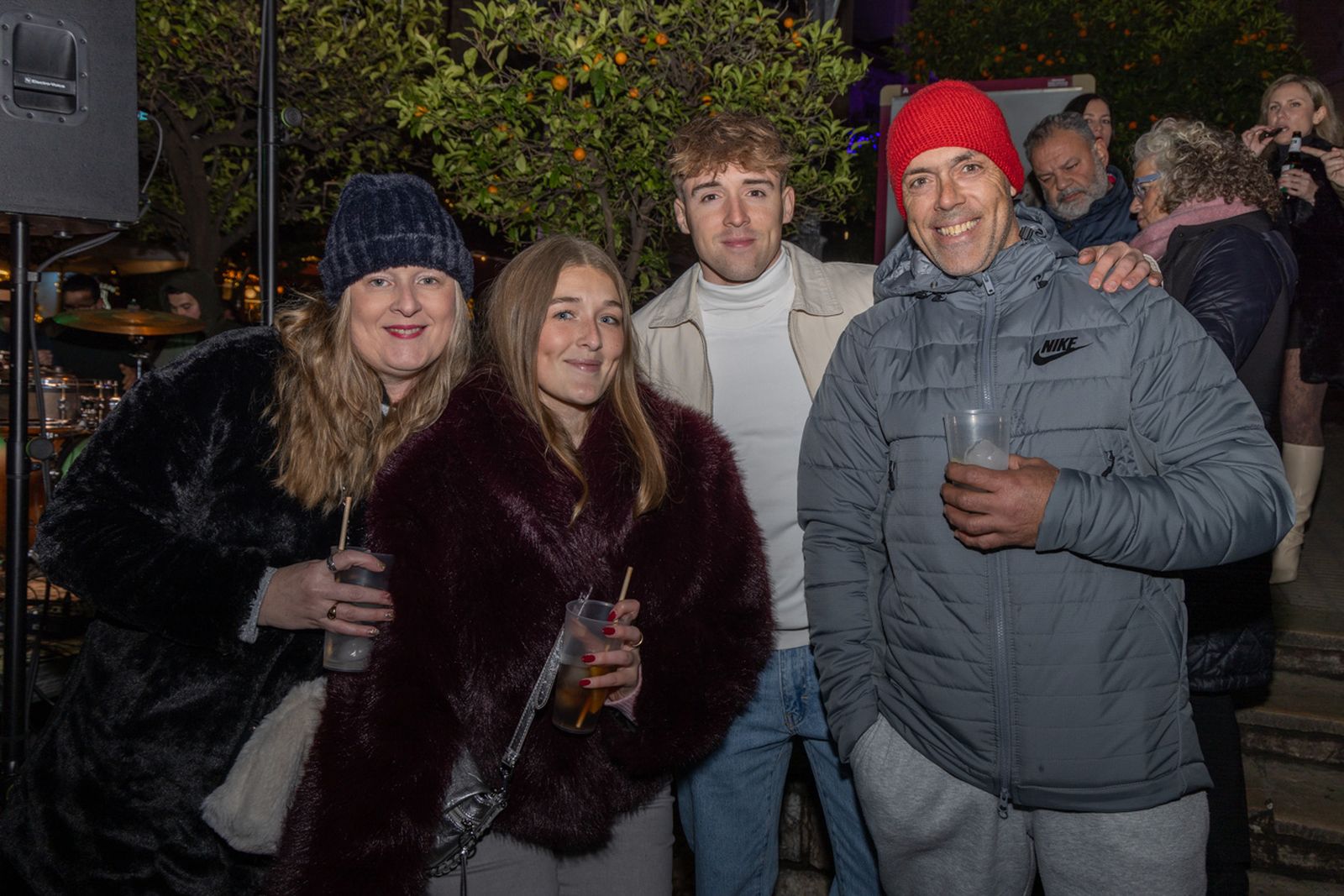 Así disfruta Jaén del concierto extraordinario a pie de calle: "Único Pop Rock"