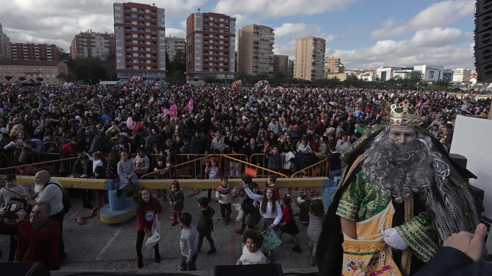 Imágenes del arrastre de latas en Algeciras