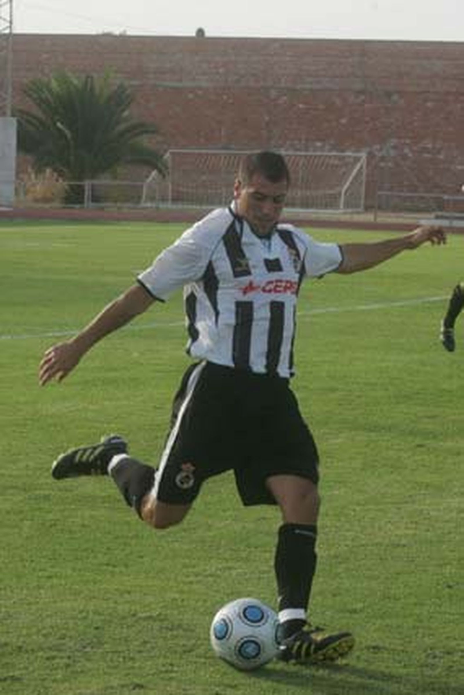 Balompédica y San Roque evidencian su falta de rodaje en la primera prueba de la pretemporada para ambos

Foto: J. M. Quinones