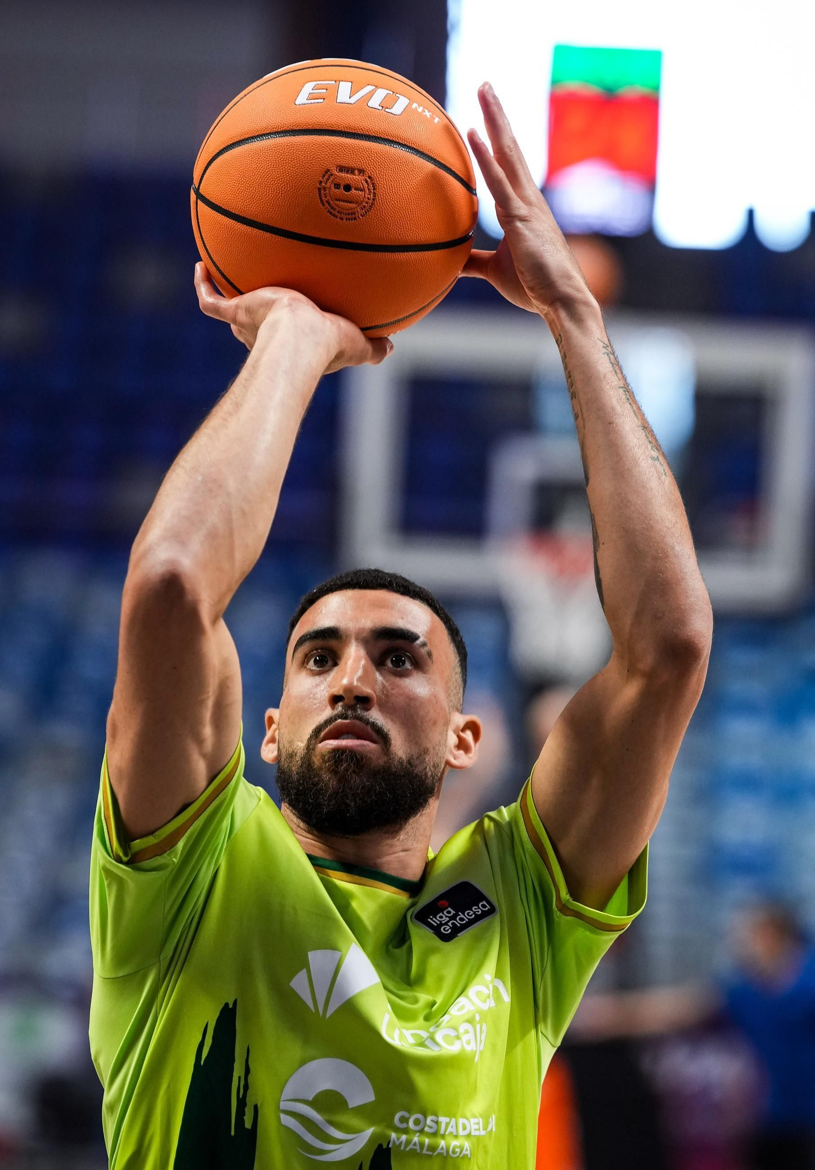 Unicaja-Valencia: Abrazos de viejos conocidos