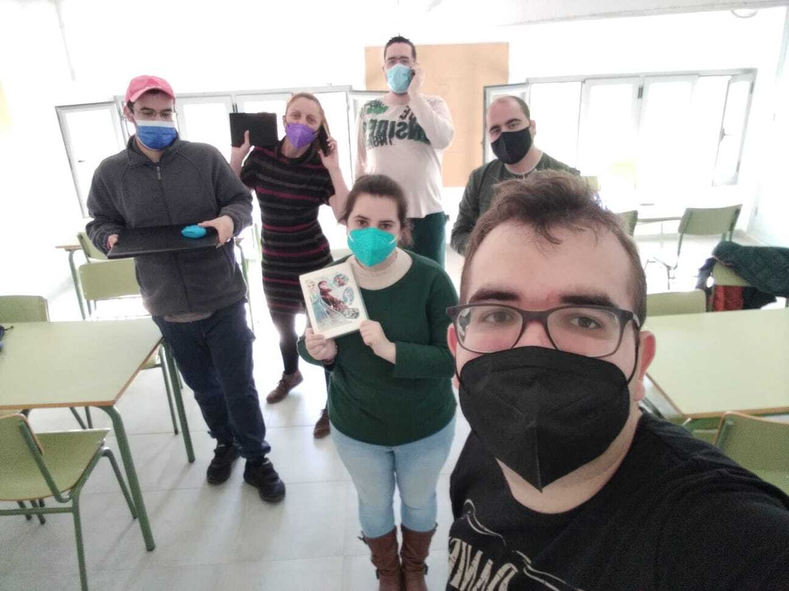 Participantes en el taller de empleo que la asociación está realizando en estos días.