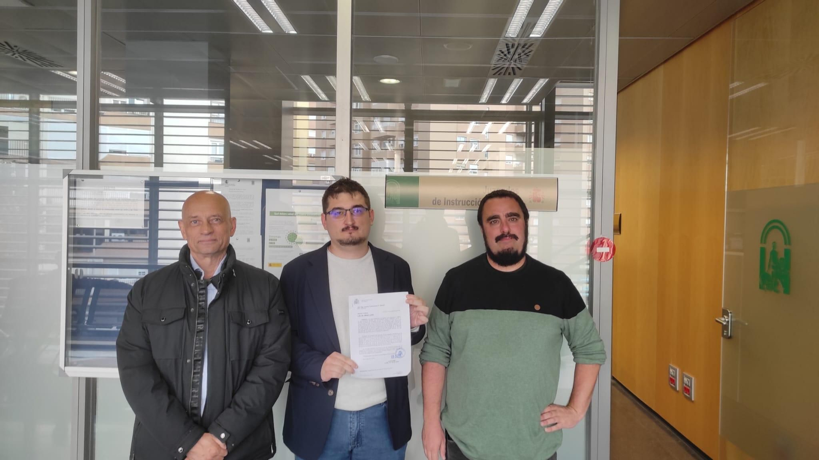 Alejandro Lorenzo, con la denuncia presentada.