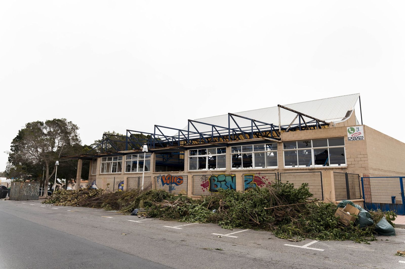 Las pistas deportivas y piscina de Costacabana, en imágenes
