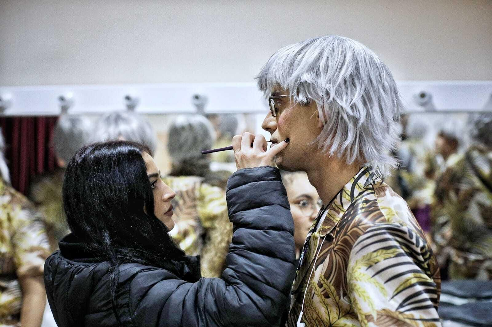 Chirigota 'To me pasa a mí, los desgraciaítos' en los camerinos.