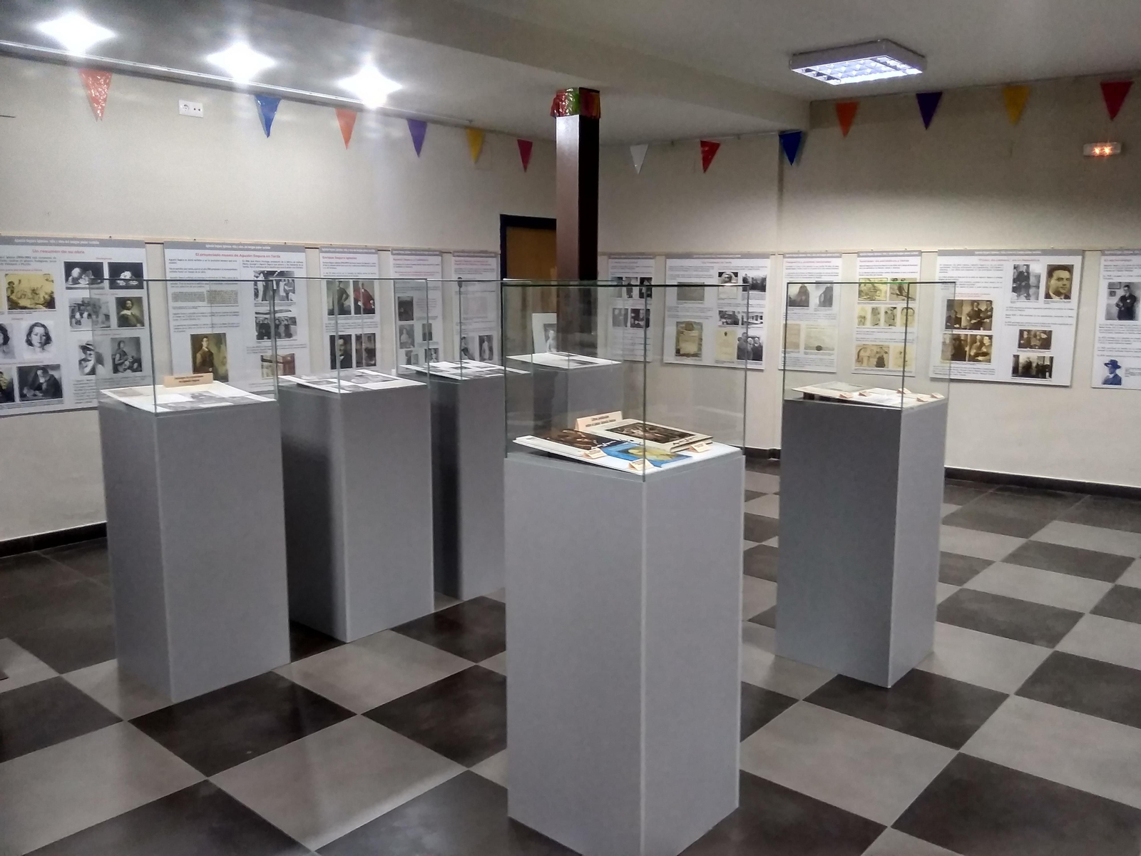 La exposición de Agustín Segura en Candelario.