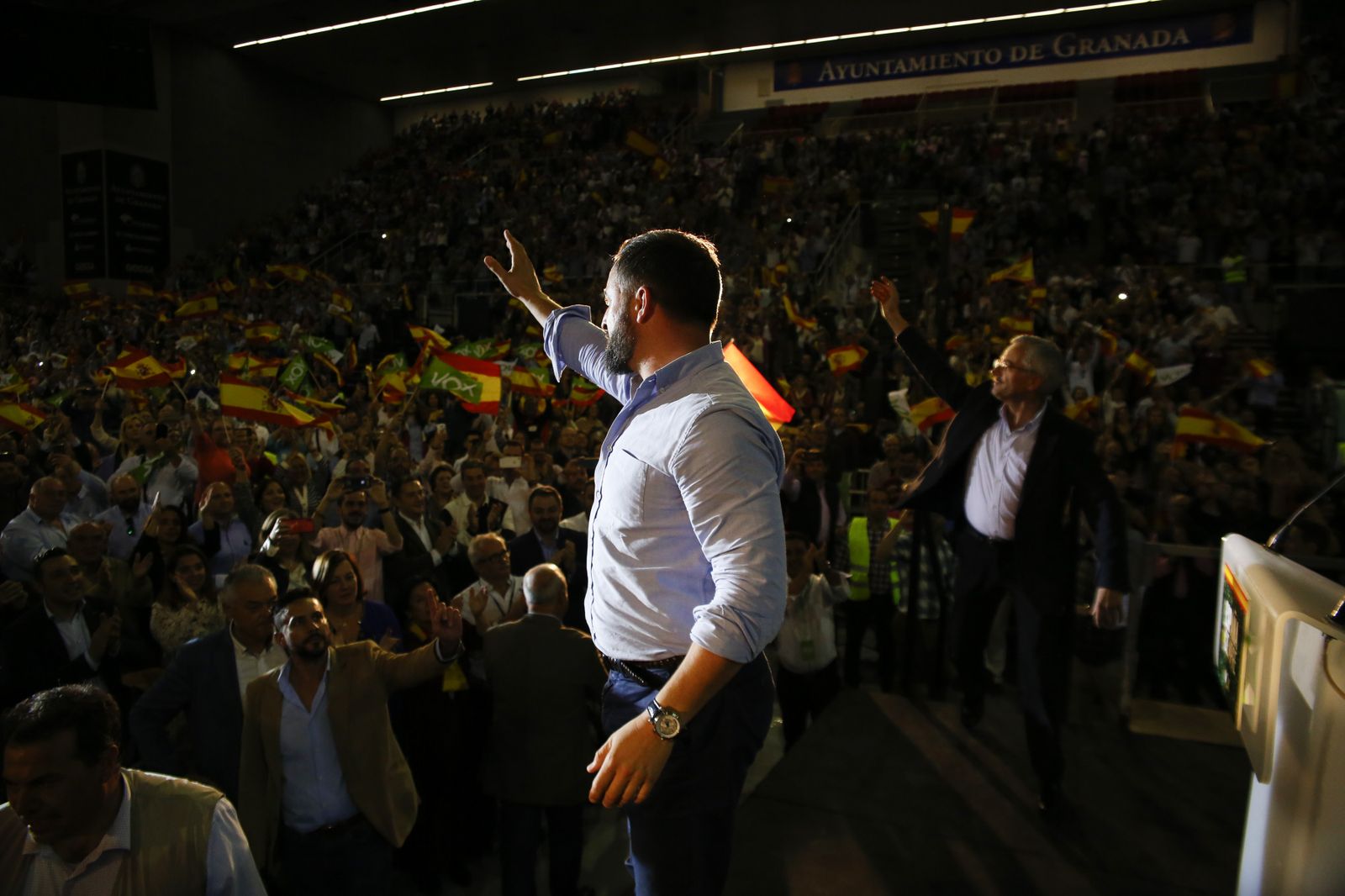 Fotos del 'llenazo' de Vox en Granada