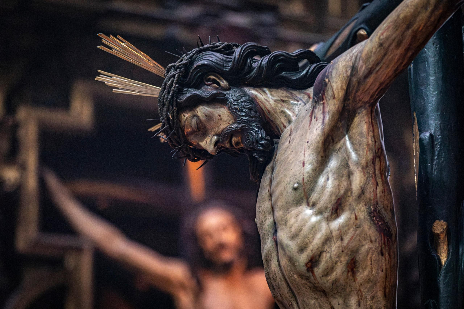 Las imágenes de la veneración del Cirsode Piedad antes de su restauración