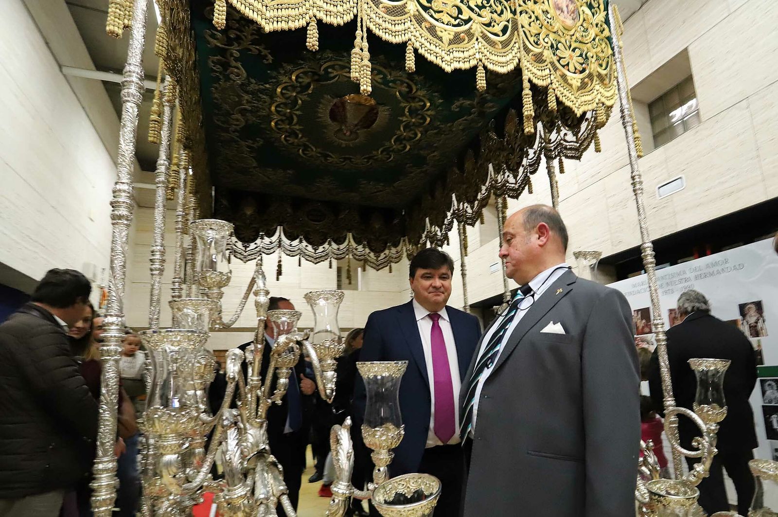 Imágenes de la exposición de la Hdad de las Tres Caídas en la Casa Colón